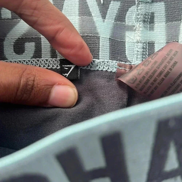 Gymshark seamless gray cropped length athletic compression leggings size XS - Picture 3 of 4